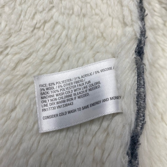 Mossimo Target cowichan tapestry faux fur gray sweater vest south western M - Picture 7 of 9